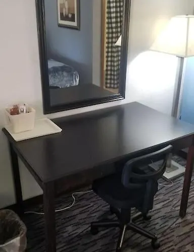 Hotel Queen Bed Hotel Room 213 Wi-Fi Booking